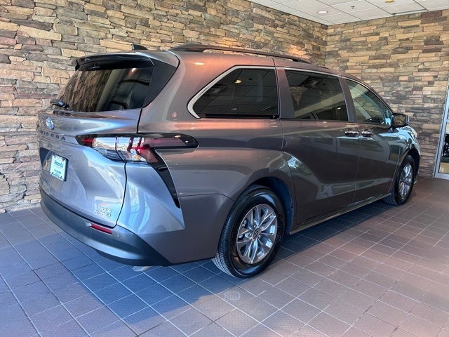 2024 Toyota Sienna XLE